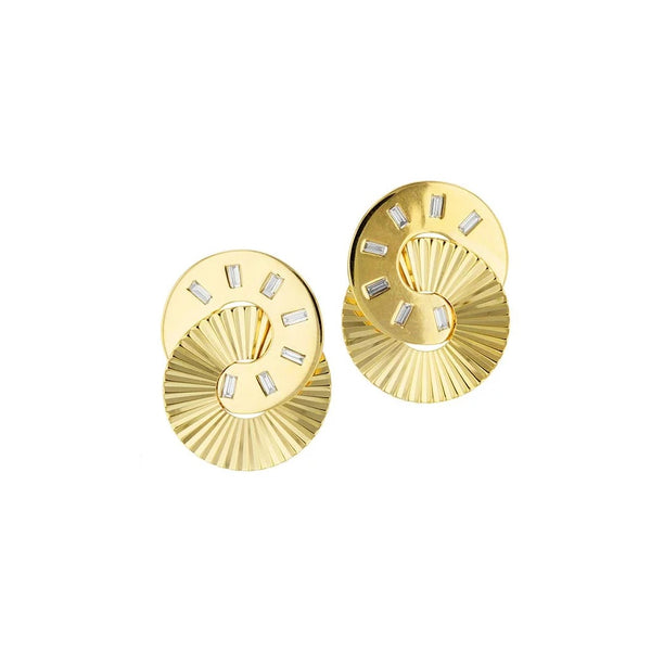 and Baguette Diamond Aura Interlocking Stud With 14 Diamonds - 1